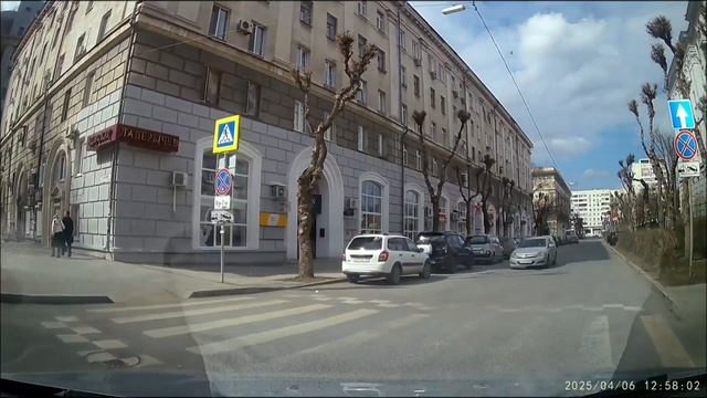 06.04.2025 в 12:58 водитель на автомобиле ОПЕЛЬ АСТРА, г/н Е143УМ124