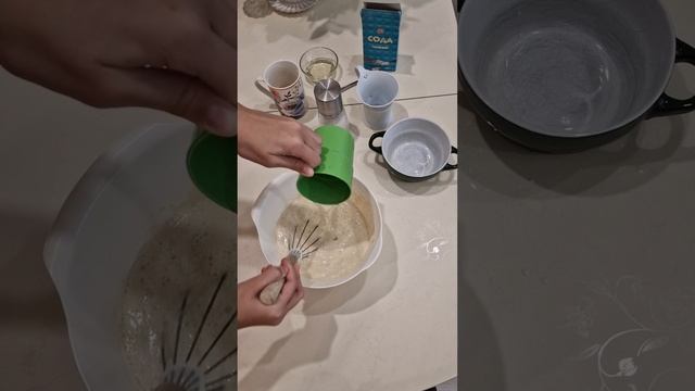 готовлю блины. обязательно попробуйте.. докажите в комментариях,  что досмотрели до конца 😘