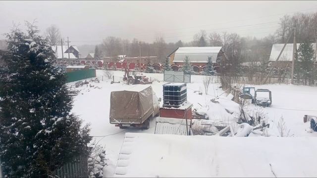 Зима не прекращается. Замело такзамело.