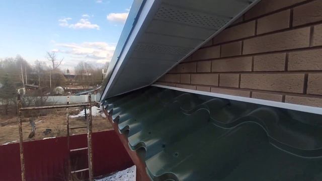 фронтон.фасадные панели.цвет персик .крыша.27.03.2024