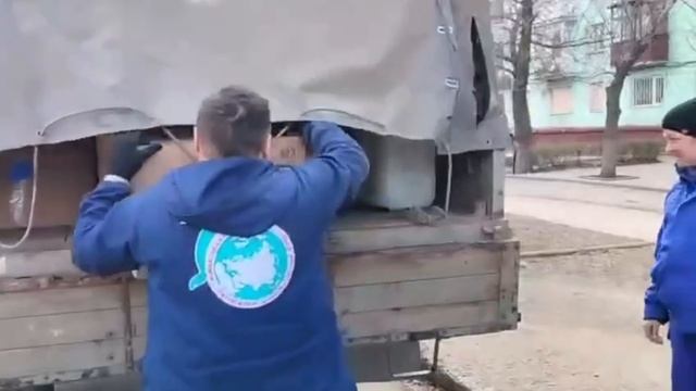 Добровольцы Гумкорпуса доставили гуманитарную помощь детям Горловки