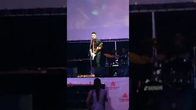 Green Day - American Idiot ( Сибирцев Владимир корпоратив Премьер 25.12.2014 )