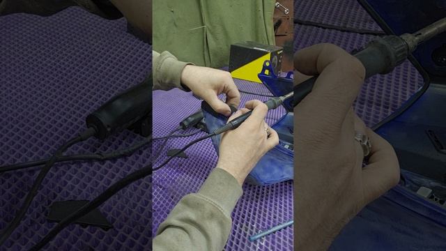 Ремонт мото детали с наращивание недостающей части методом сварки .
Ремонт креплений мото пластика