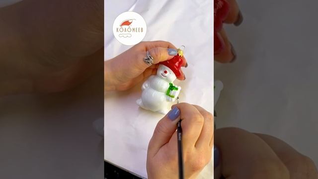 Врываемся в рабочую неделю с нашим милым снеговиком в красной шапочке)