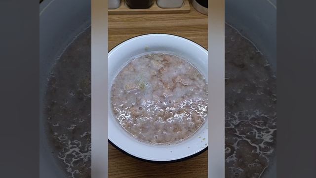 Солим икру речной рыбы.