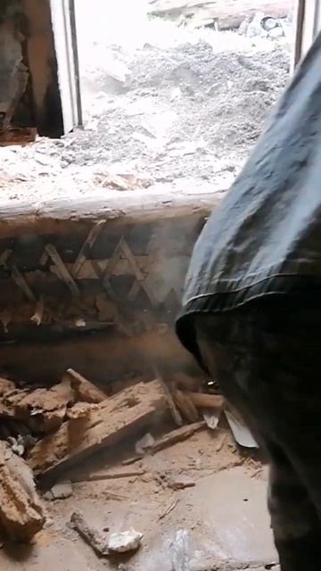 Жесть. Дом съел жук короед. Труха
