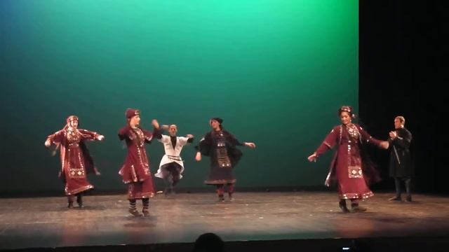 Cekva qal-vajta, ensembli pesvebi