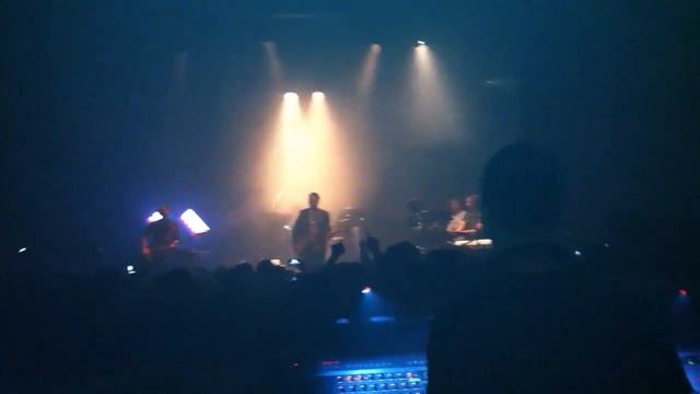 Twin Shadow - Under Pressure (Live at MHoW)