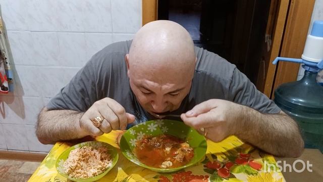 Мукбанг. Борщ с кислой капустой и морковный салат. Чук и Гек, что же за имена такие чуднЫе? Разберём