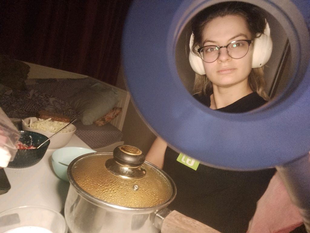 ем, немного жалуюсь и пытаюсь заставить работать мозг