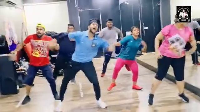 Dil ❤️bara dil bara apun ki tu 😘apun tera 😀😀Zumba dance