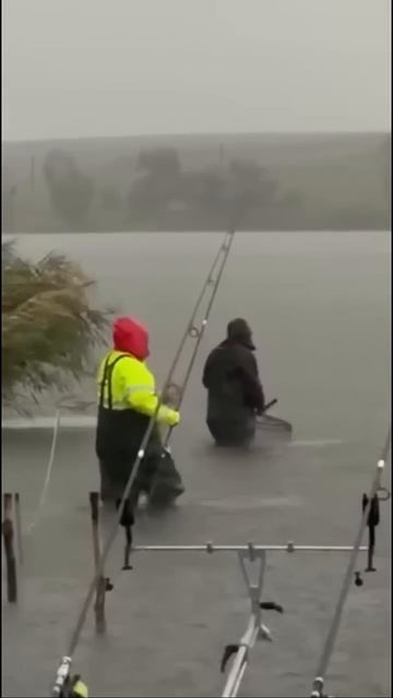 ШОК | РЫБАКА УБИЛА МОЛНИЯ ? #fishing #fish #рекомендации #shorts #shortvideo #short
