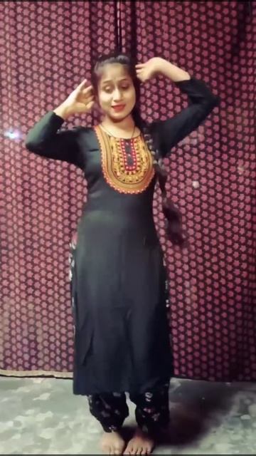 Housewife Amazing Dance At Home