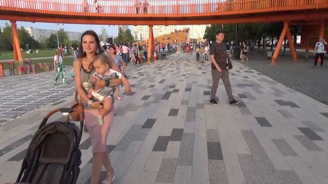 Плошадь Азатлык