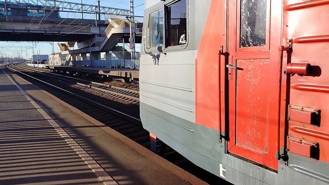 ЭлектропоездЮрий Гагарин ЭТ2М-119 Сообщением Санкт-Петербург-Тосно Прибывает на станциюСортировочная