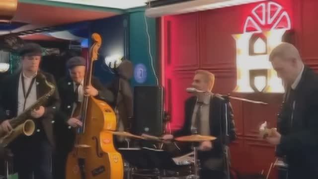 The Millions @ Harat’s pub SPb