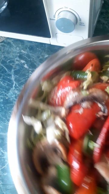 20250408_082013.mp4
салат из овощей,вкусняшка