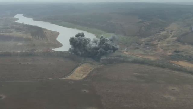 Эпичный прилет ФАБ-3000 с УМПК, по дамбе в районе н.п. Поповка.