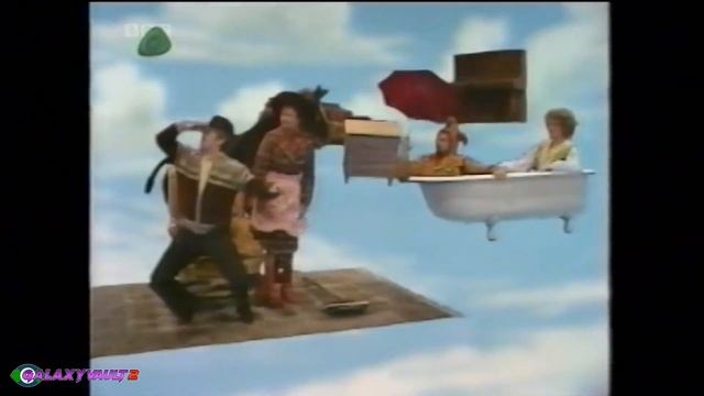 Dick & Dom In Da Bungalow - 31st August 2002 (First Ever Episode)