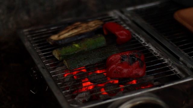 Bushcraft ASMR Grilled Vegetables Blackberry Tea Woodcraft Dishes Camping Outdoor