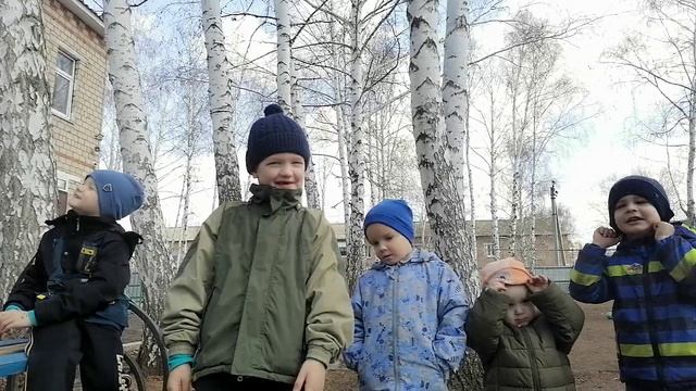 Весенняя прогулка в младшей группе "Маячка"