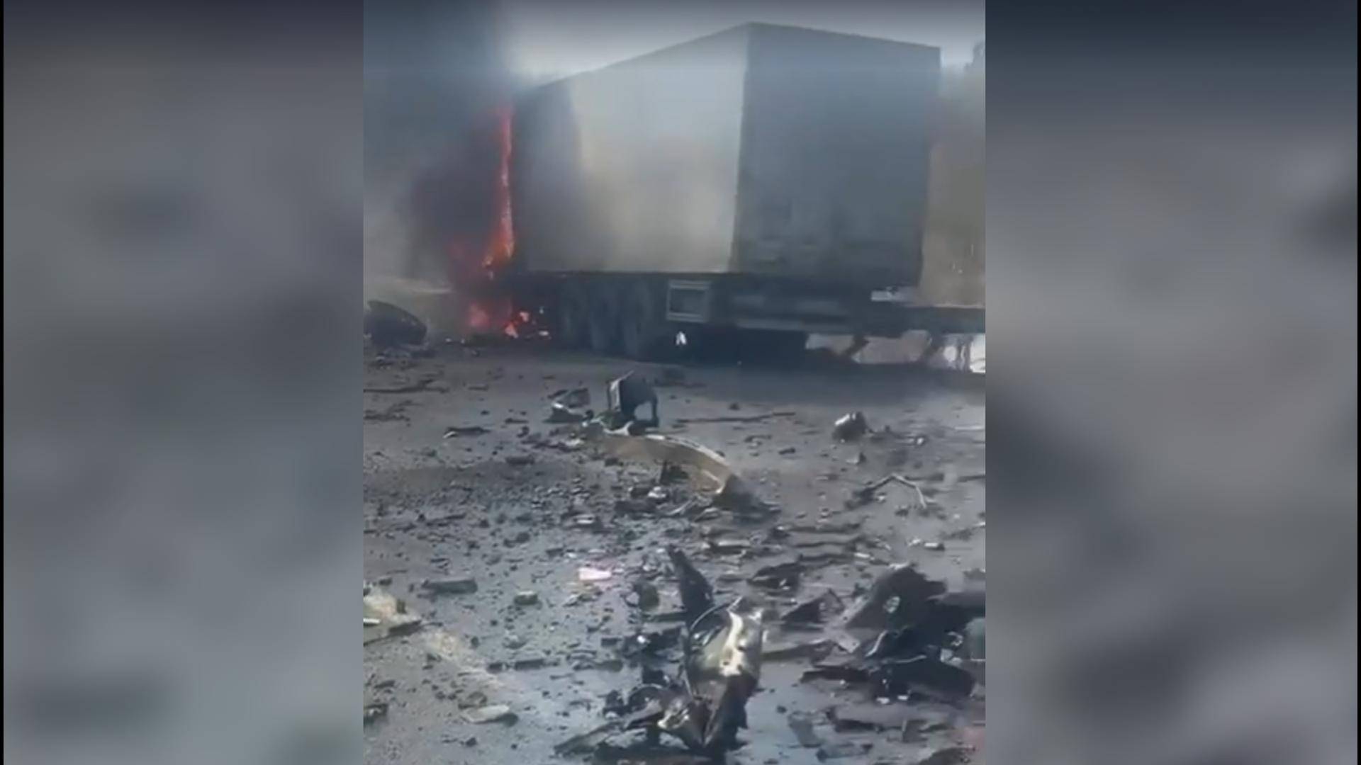 разорванные «в клочья» фуры после ДТП в Амурской области