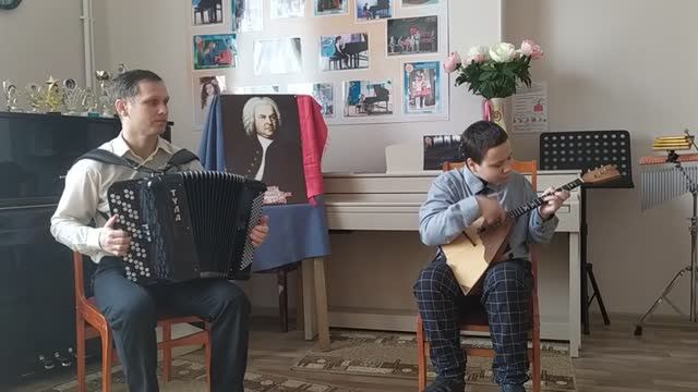 И. Тихонов - А. Шалов «Сельская кадриль»
В. Авксентьев Обработка русской народной