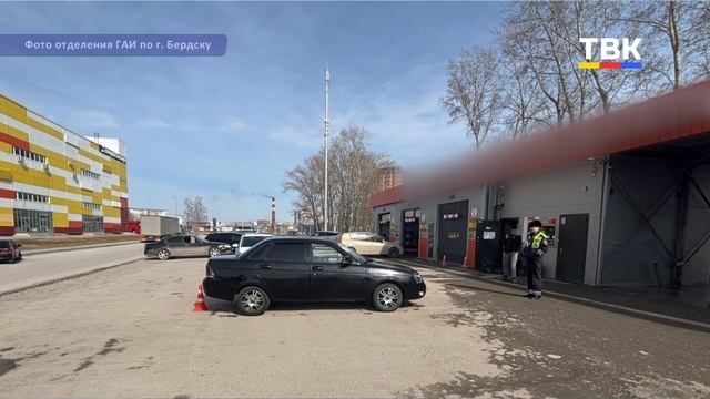 Водитель «Лады», двигаясь задним ходом, сбил женщину на автомойке в Бердске