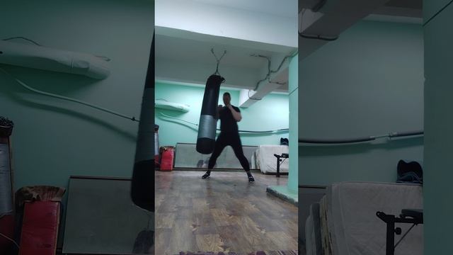 Спортивный зал Гандвик. 9 апреля. Первое видео.