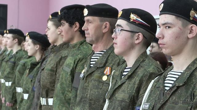 Конкурс-смотр почетных караулов и знаменных групп