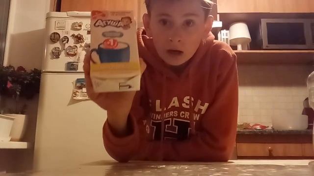 Бутылка воды ЧЕЛЕНДЖ - на русском