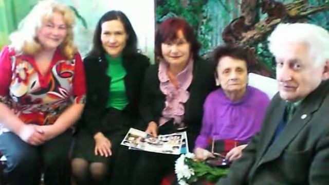 2012.12.10 90-летие одной из старейших сотрудниц БГМУ Именинской Галины Ивановны (2)