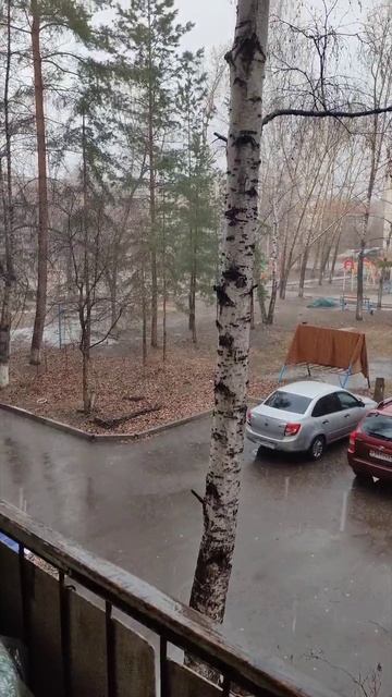 Первая гроза в 2025м