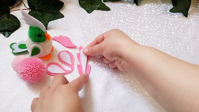 Они как   настоящие 😍✨ !!! Попугайчик из пряжи🐦 легко и просто👍☺😍