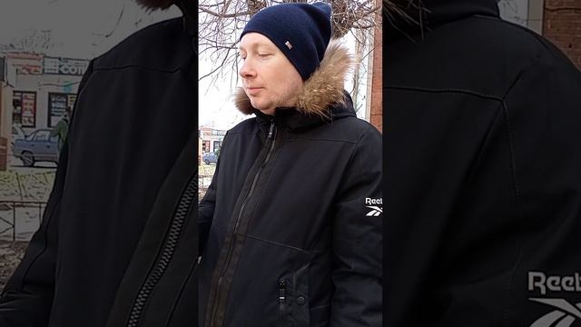 Бананы стали очень большими. И цены на них большие 50 р вытянул банан.