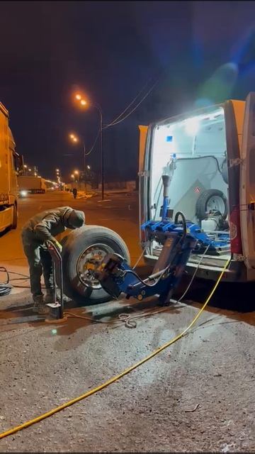 Помогли дальнобою.