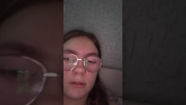 р