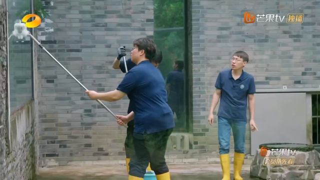 MULTI SUB｜熊猫们的养老院长什么样？养老生活大揭密🐼照顾老年熊猫的详细全过程，最童颜的熊猫高高还是这么可爱！｜《熊猫一家人Panda‘s Family》｜EP06｜MangoTV