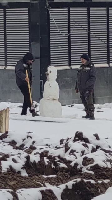 зря время не теряют)))) в апрельский рабочий день