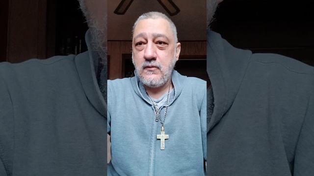 В таинстве венчания венцы- это терновый венец на голове Христа