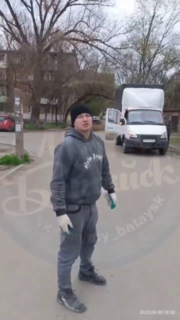 СВИНЬИ БАТАЙСКА: очередного умника, выгружающего мусор в неположенном месте сняли очевидцы.
