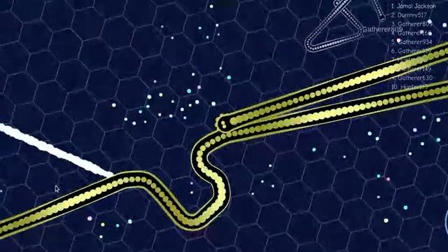 Being the Biggest Snake In Gulper.io - (10000 + Points)