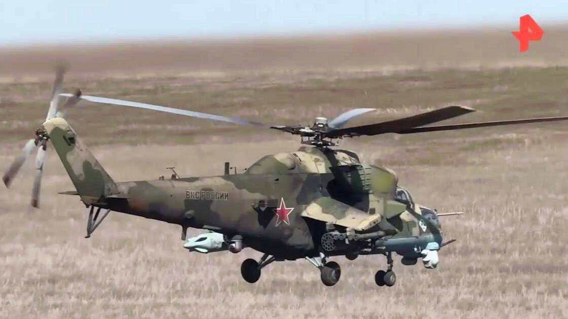 Экипаж вертолета Ми-35М разгромил боевиков и технику ВСУ в курском приграничье