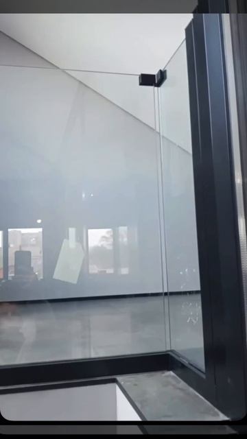 Глухое остекление в зажимном профиле