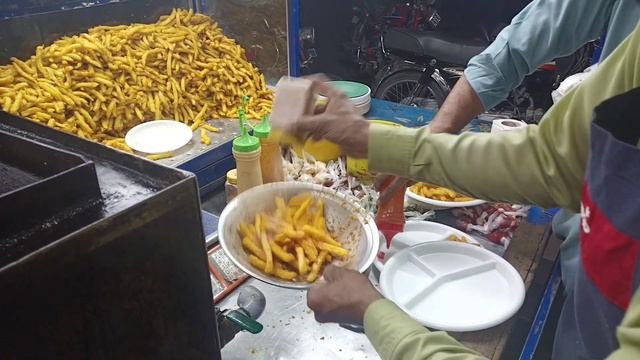 Famous Finger Chips In Multan Street Food || Mint Limca In Multan Streets