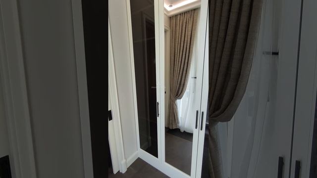 Угловая гардеробная "Линтон" – неоклассическая элегантность для вашего дома