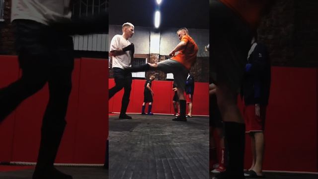 Отработка лоу кика для новичка