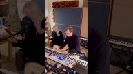 Отважились бы на такой долгий и неуспешный путь, ради мечты? https://band.link/liza_moka песня тут.