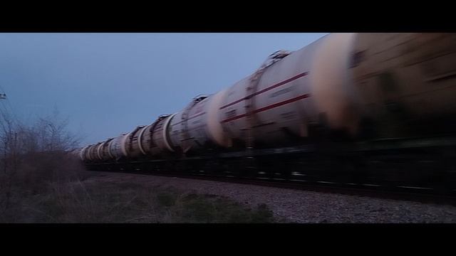 2ТЭ25Км - 0283 с грузовым поездом.