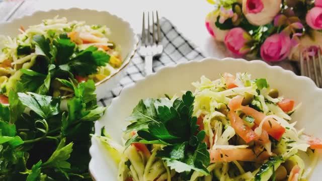 ВИТАМИННЫЙ ПП  САЛАТ ИЗ СВЕЖЕЙ КАПУСТЫ 🥬🥒🍅🥗